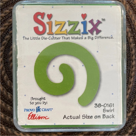 Sizzix Die Cutter Small SWIRL 38-0161 green scrapbook cut paper fabric PROVO - Picture 1 of 3